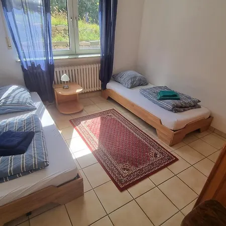 Monteur- Und Gemmer 52qm Lägenhet *